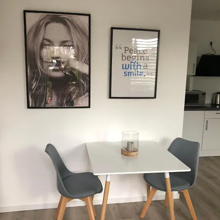 Deluxe Messe Flughafen Apartment *