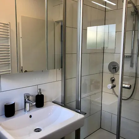 Deluxe Messe Flughafen *