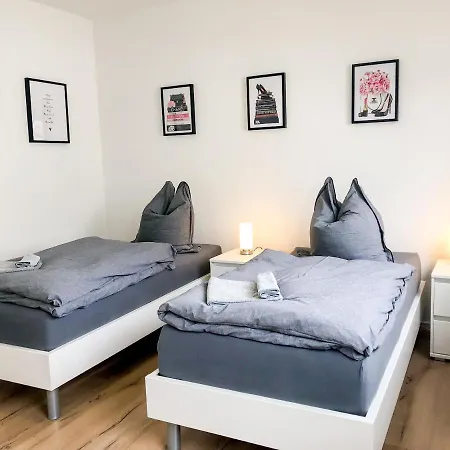 Deluxe Messe Flughafen *