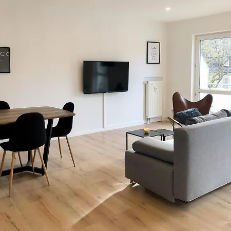 Deluxe Messe Flughafen *