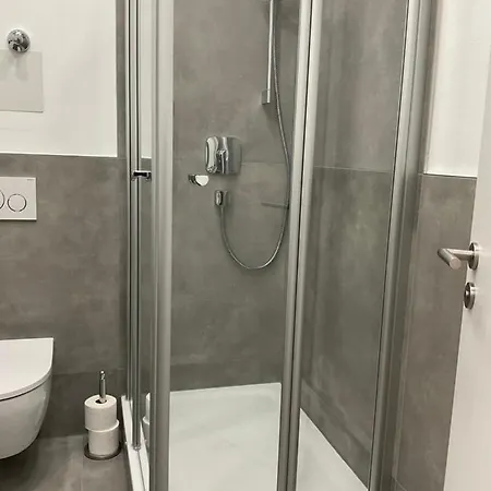 Deluxe Messe Flughafen *