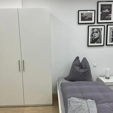 Deluxe Messe Flughafen Apartment *