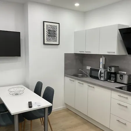 Deluxe Messe Flughafen *