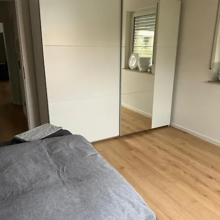 Deluxe Messe Flughafen *