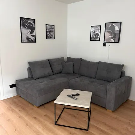 Deluxe Messe Flughafen *